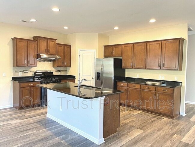 Building Photo - 4830 Hawkins Dr