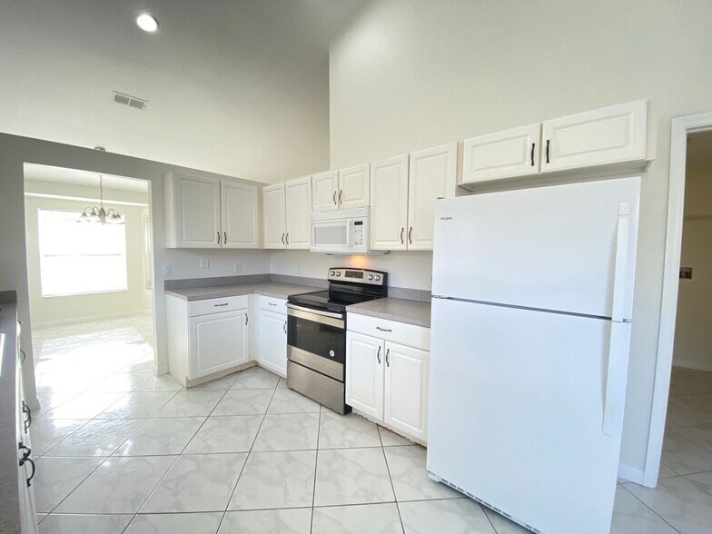 Building Photo - Wonderful 3/2 Home in the Arbor Club Community!