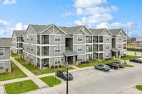 Building Photo - Sherwood Oaks