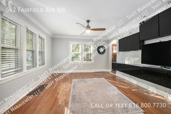 Building Photo - 542 Fairfield Ave NW