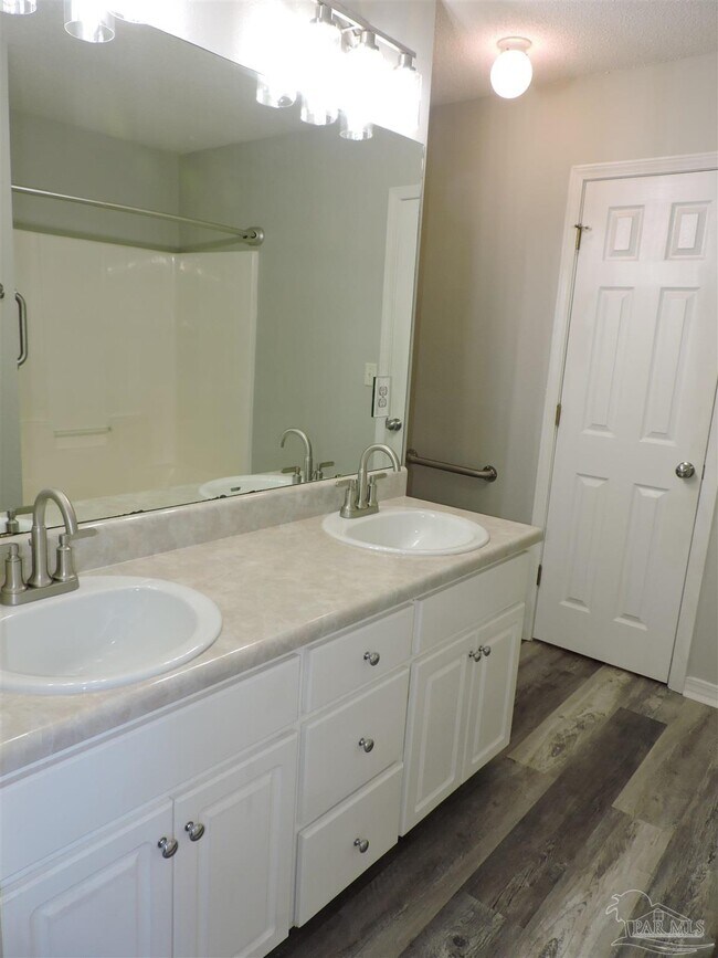 Building Photo - 3971 Sunny Manor Cir