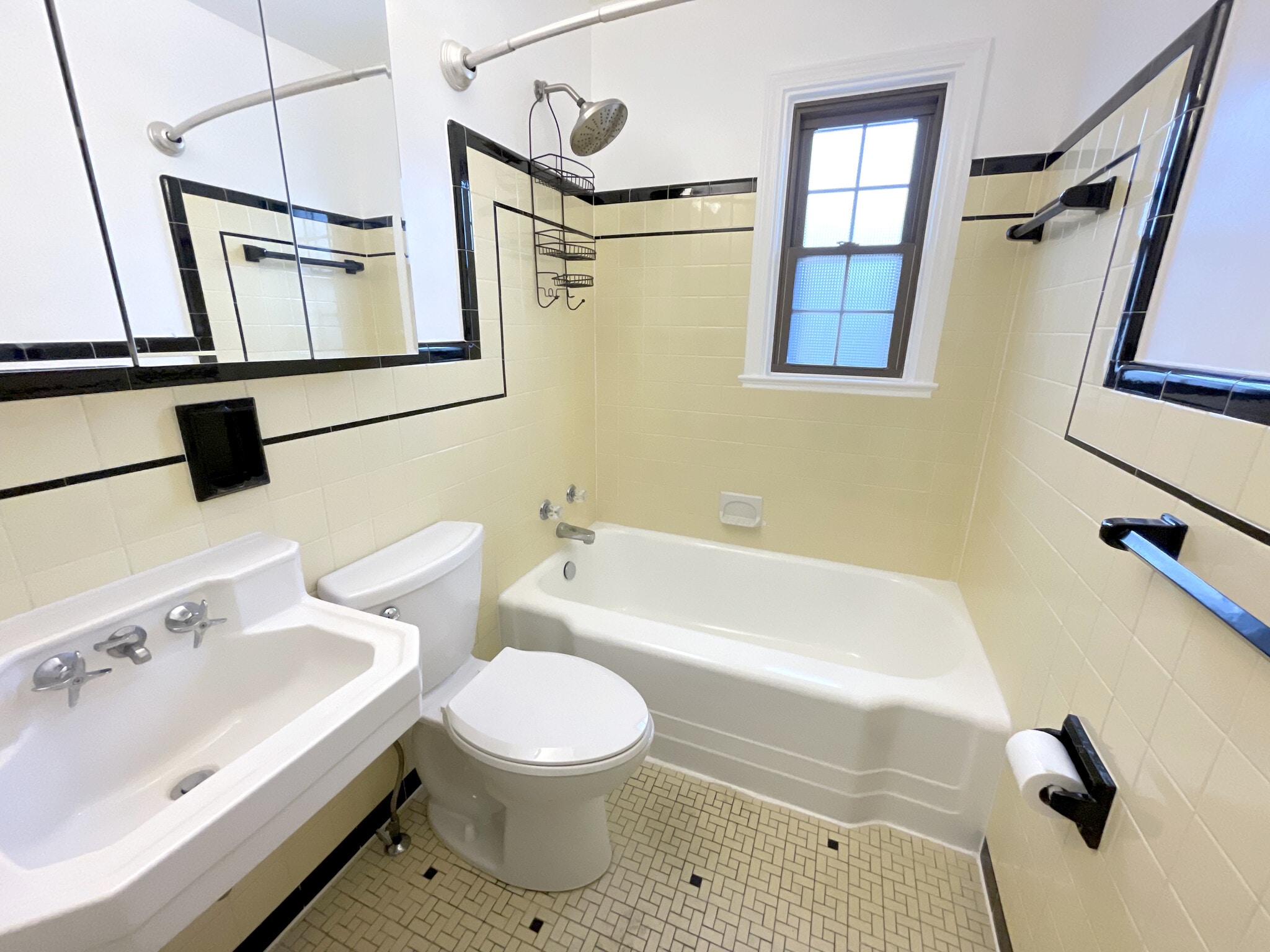 Bathroom - 355 Saratoga Rd