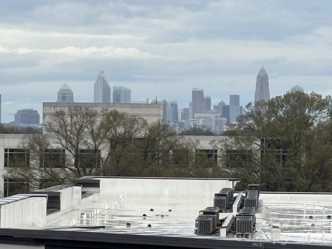 Building Photo - 4620 Piedmont Row Dr