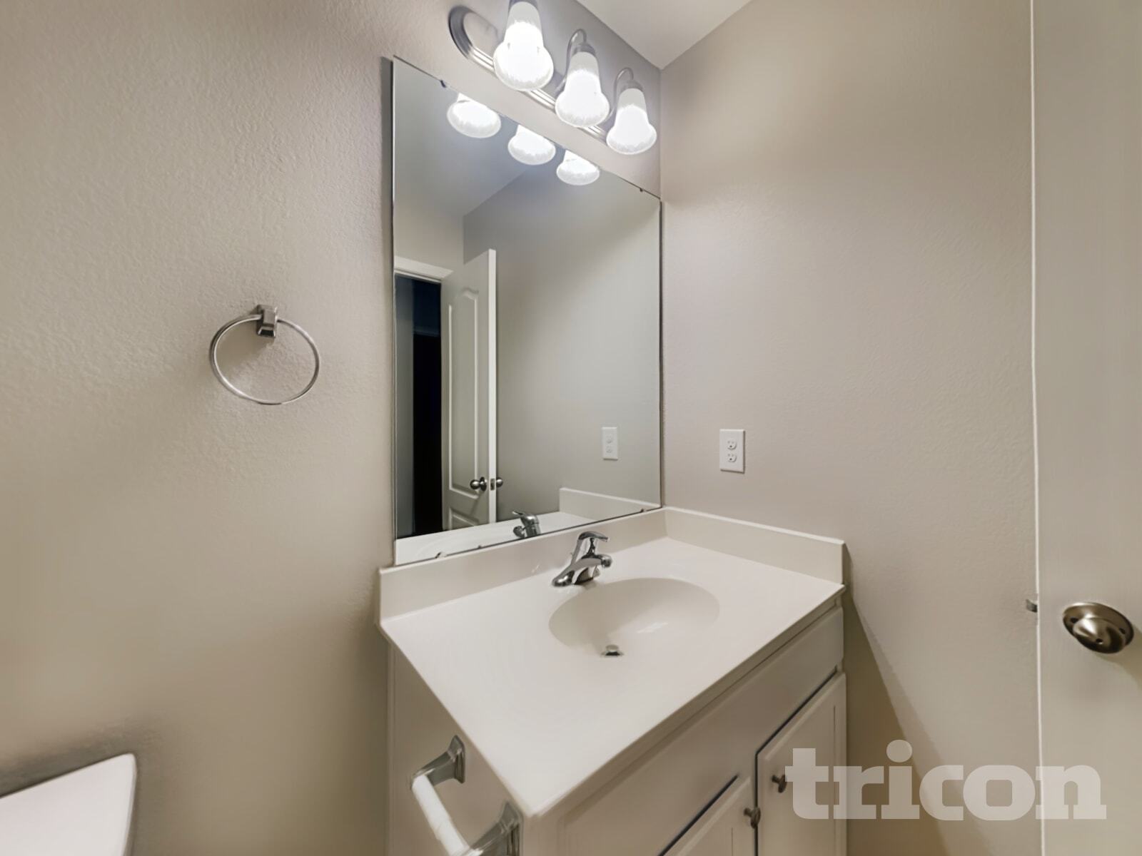 Building Photo - 1517 Waylon Ave