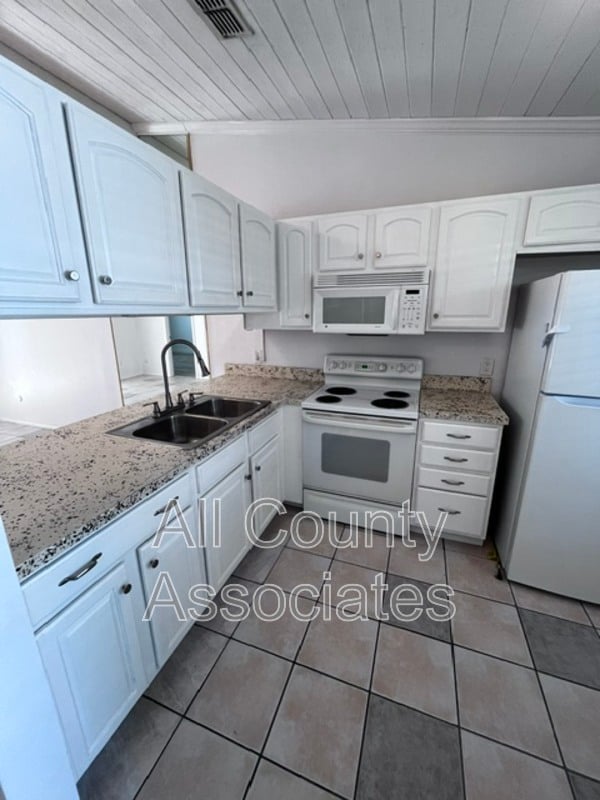 Building Photo - 6431 Drexel Dr