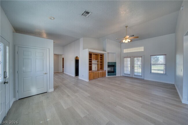 Building Photo - 3000 Pebble Beach Ave