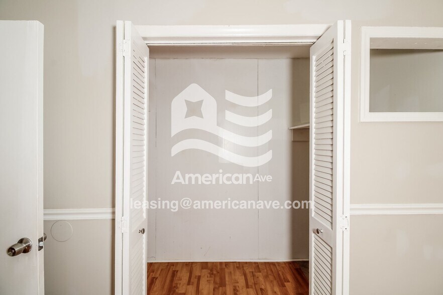 Building Photo - 2234 Margurette St