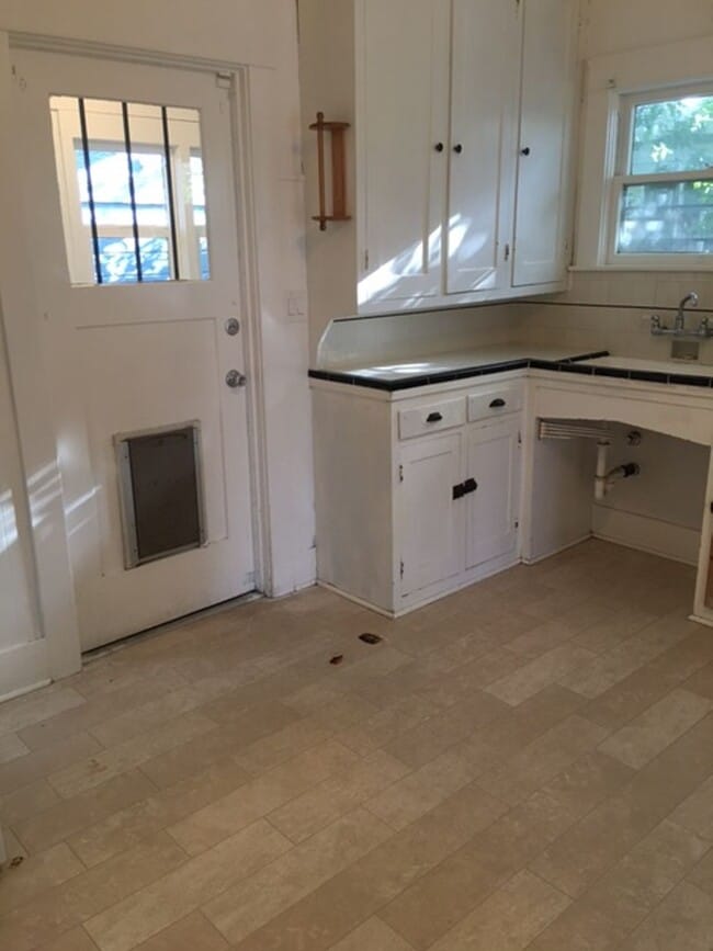 Building Photo - 2 B/R 1 B/A House in Marysville AVAILABLE NOW!