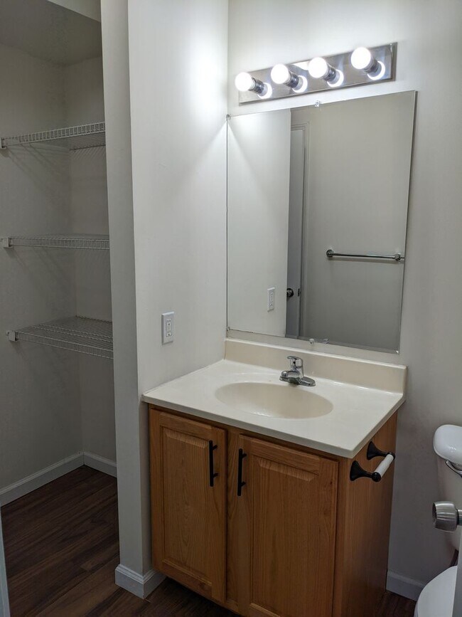 Building Photo - 3 Bedroom/2 Bath Home in Pacific School Di...