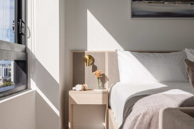 Building Photo - 225 N Miami Ave