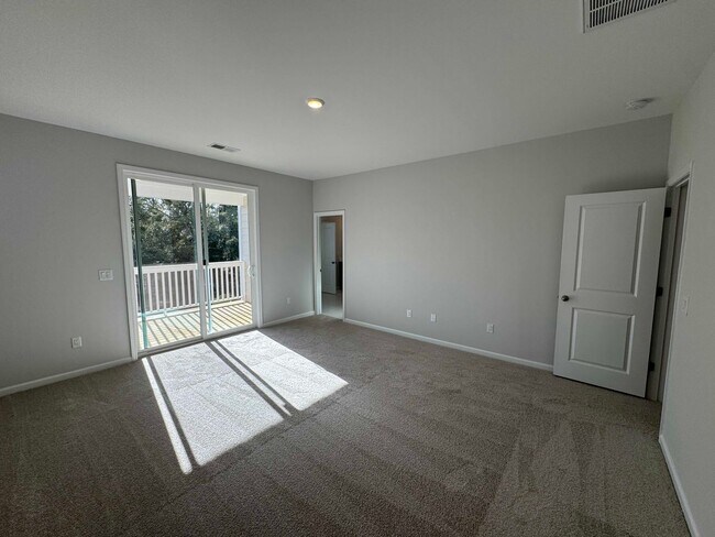 Building Photo - 20 Ladyslipper Ln