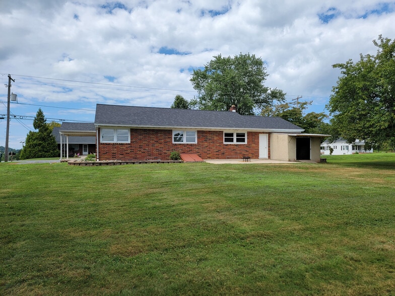 Building Photo - 110 S Ridge Rd