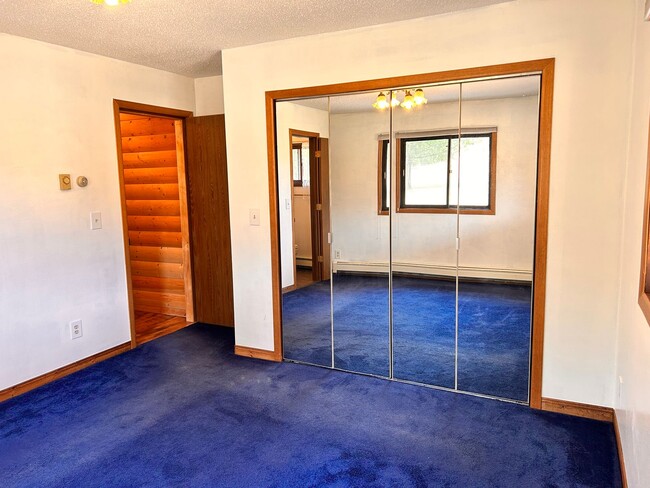 Building Photo - 10 Acres of Horse Property in Victor!