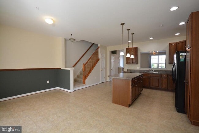 Building Photo - 421 Green Fern Cir