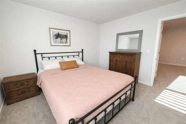 Building Photo - 3190 Greyton Dr