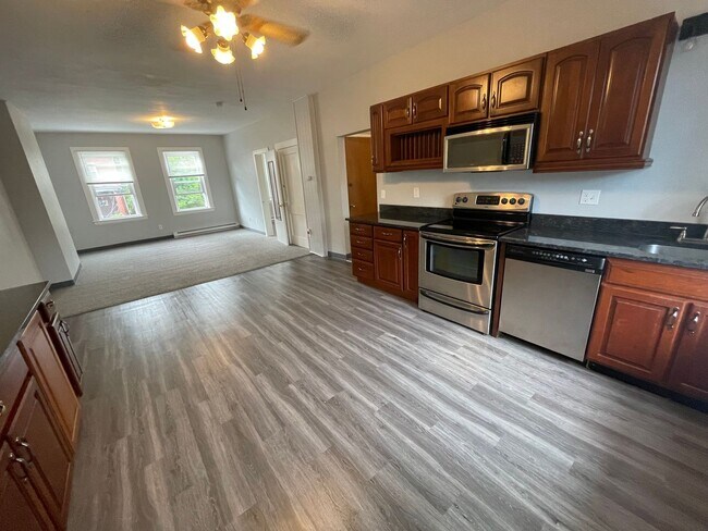Primary Photo - 130 S Bryant Ave