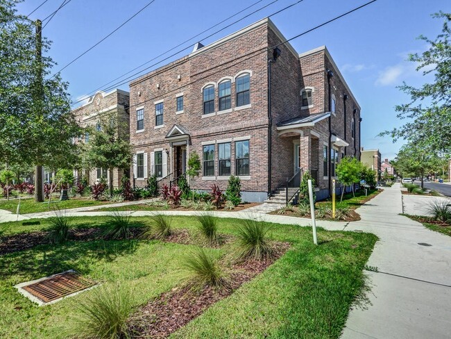 Building Photo - Harbor View Townhome