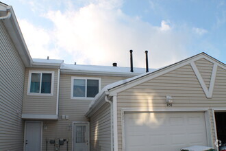 Building Photo - 451 Meadow Green Ln