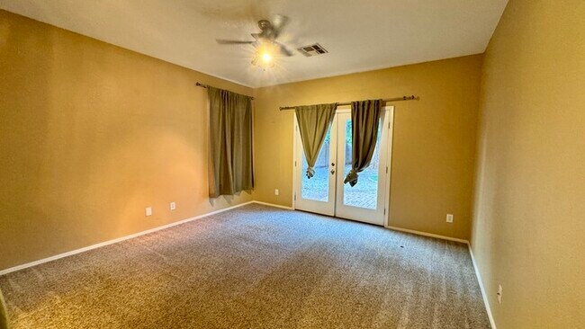 Building Photo - 1362 W. Roadrunner Dr.