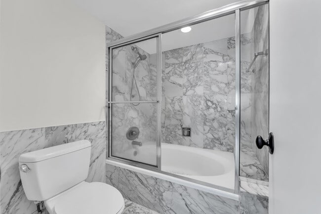 Building Photo - 5000 N Ocean Blvd