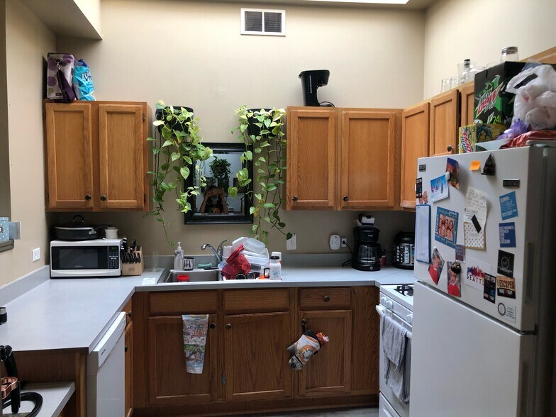 Kitchen - 77 S Lasalle St