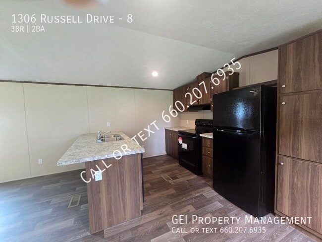 Building Photo - 1306 Russell Dr
