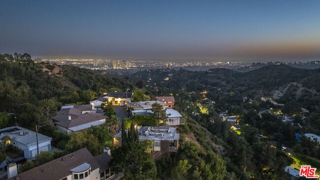 Building Photo - 2271 Gloaming Way