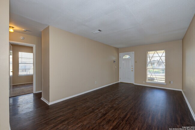Building Photo - 3503 Sun Beam Ln