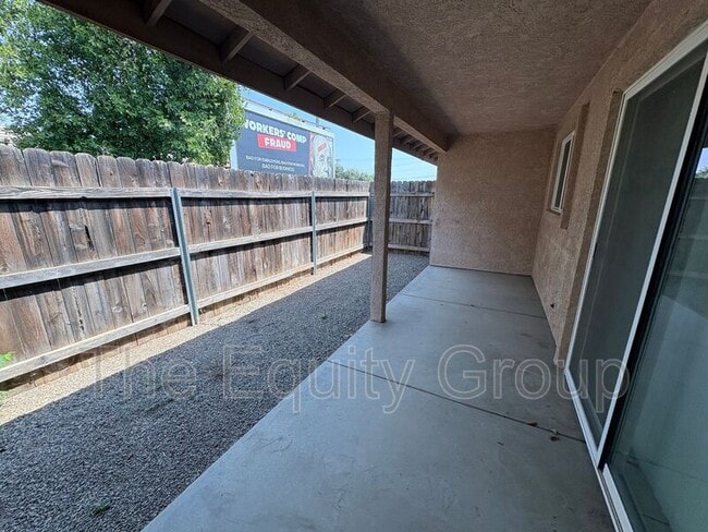 Building Photo - 3648 E Mineral King Ave