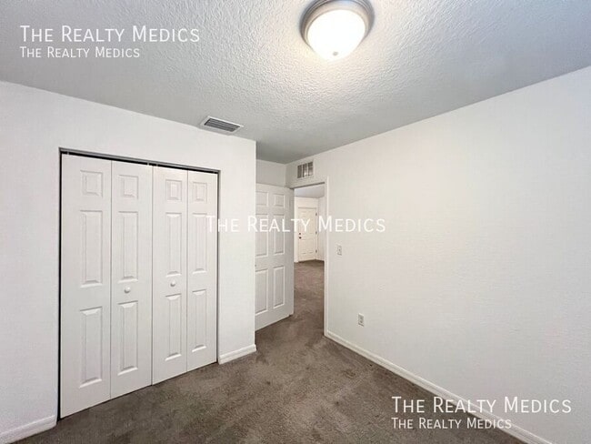 Building Photo - 3152 SW 151st Ave