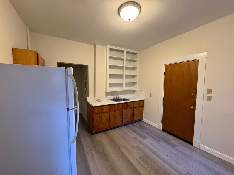 Building Photo - 250 Beacon St