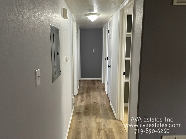 Building Photo - 693 E Laporte Dr