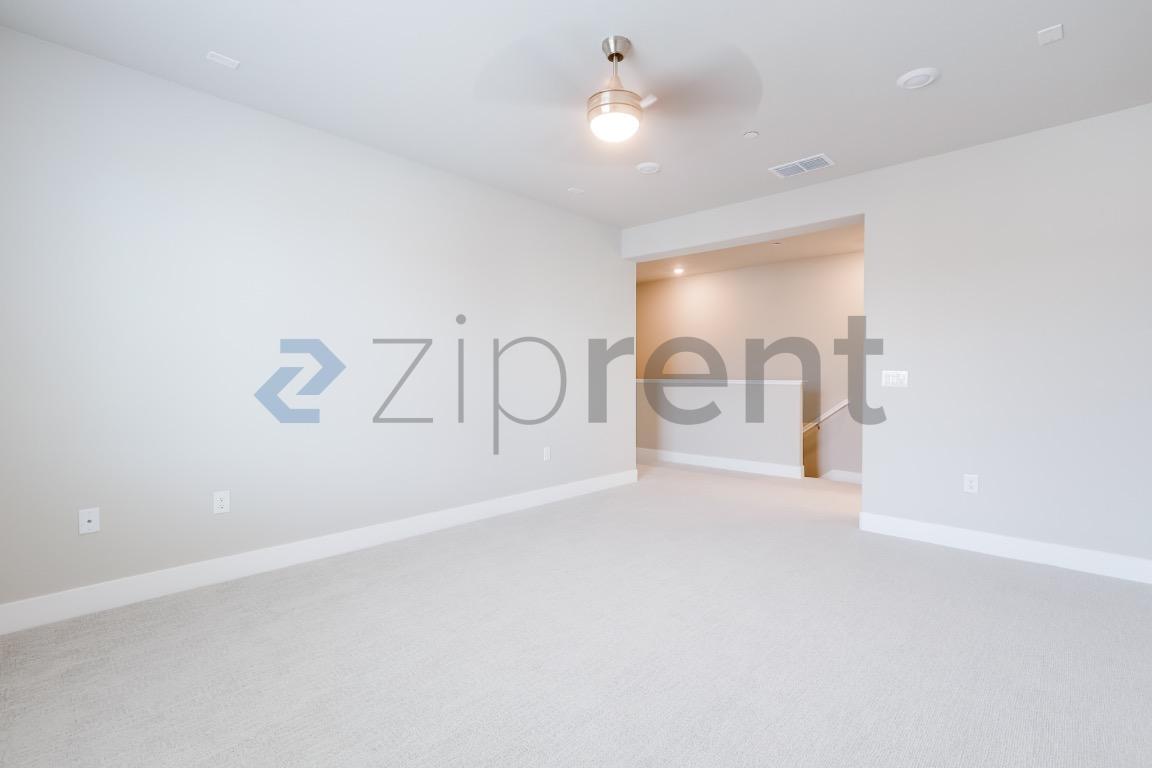 Building Photo - 905 Mirage Ln