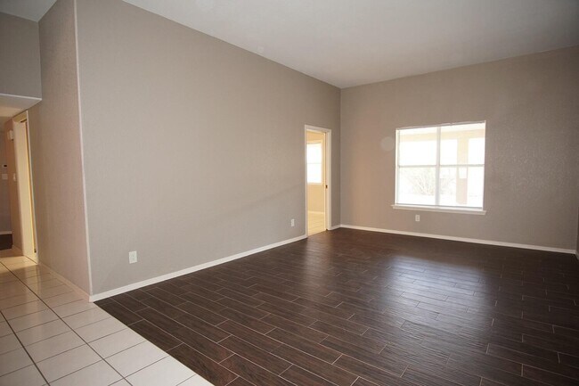 Building Photo - 6525 Brisa Del Mar Dr