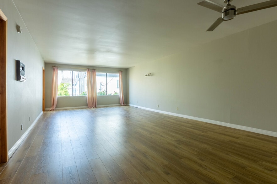 Building Photo - 5125 Harold Way