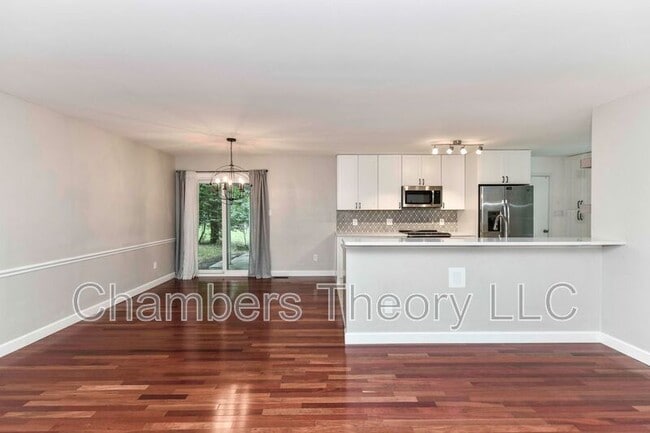 Building Photo - 12231 Westwood Hills Dr
