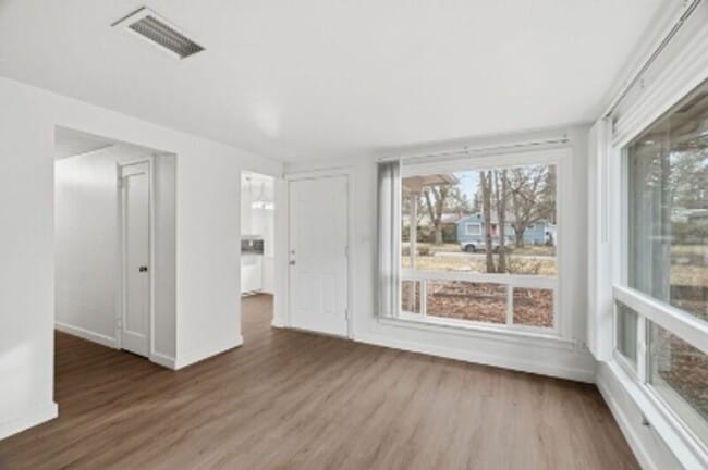 Building Photo - 1307 E Thurston Ave