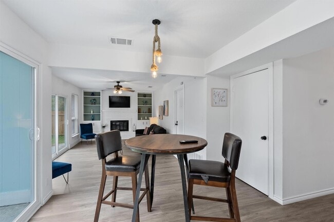 Building Photo - 405 E Logan St