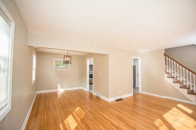 Building Photo - 350 Humboldt St