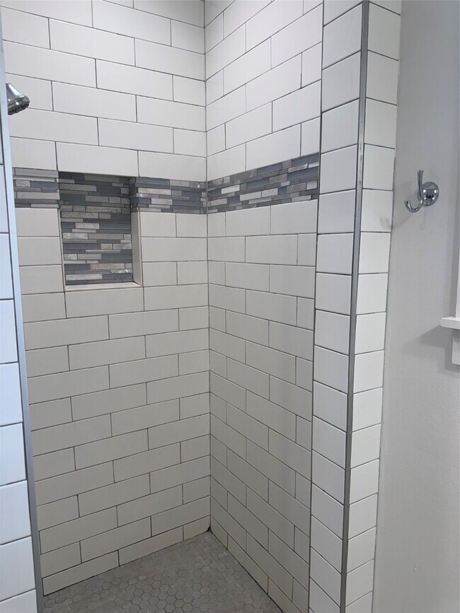 Building Photo - 2715 Cochran St