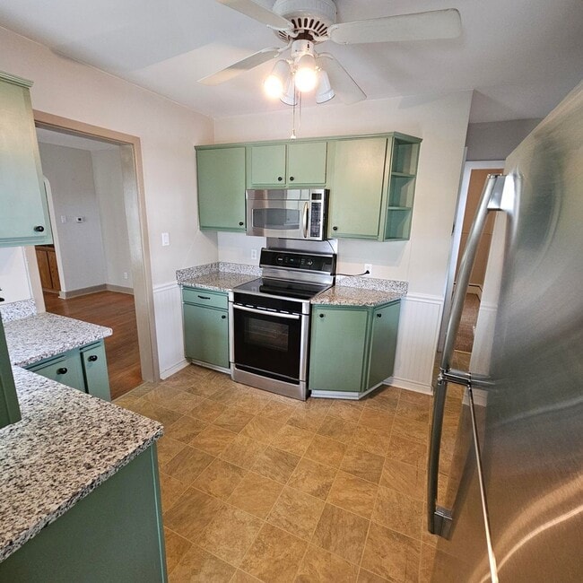 Building Photo - COMING SOON!!  Gorgeous 4 Bedroom Home in ...