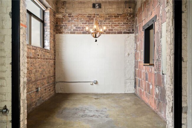 Building Photo - 426 Marietta St NW