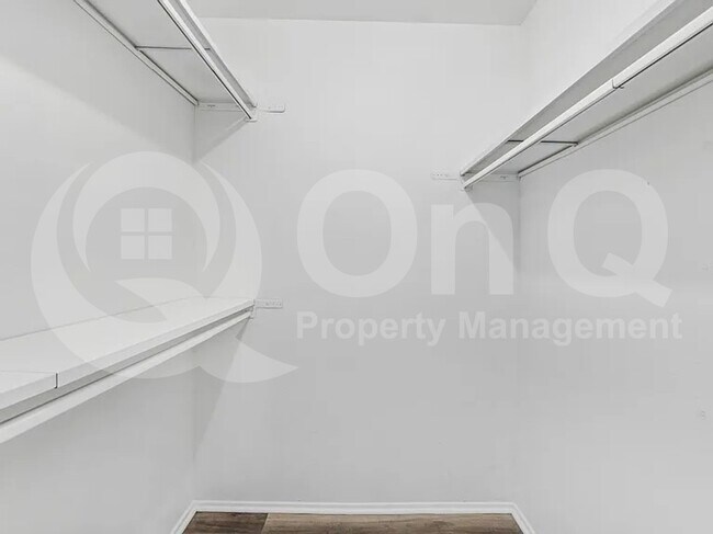 Building Photo - 306 Wildbriar Dr