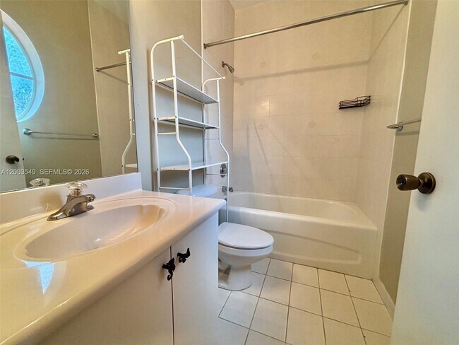 Building Photo - 2307 Anchor Ct