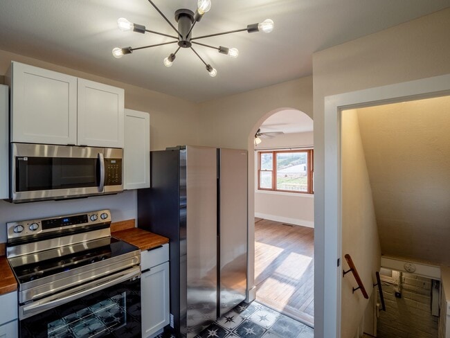 Building Photo - Westwood