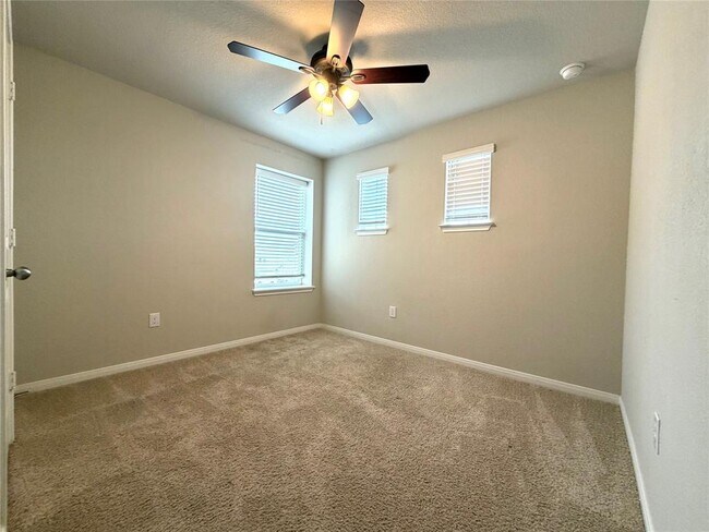 Building Photo - 14017 Macquarie Dr