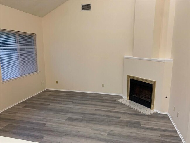 Building Photo - 10911 Grassmere Ct