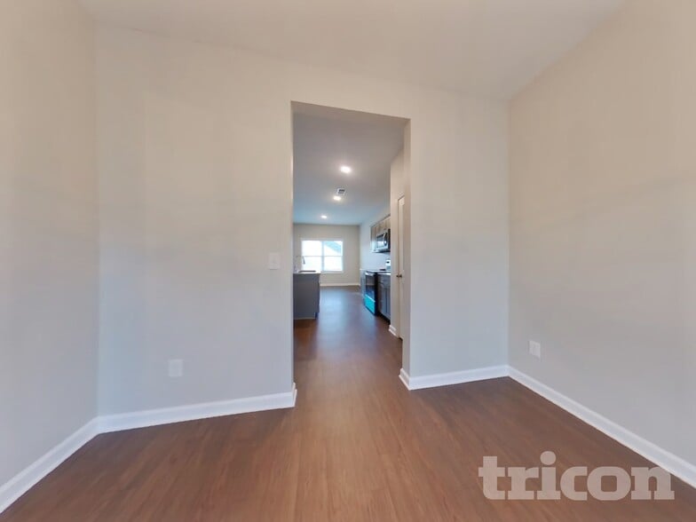 Building Photo - 142 Waters Edge Pkwy