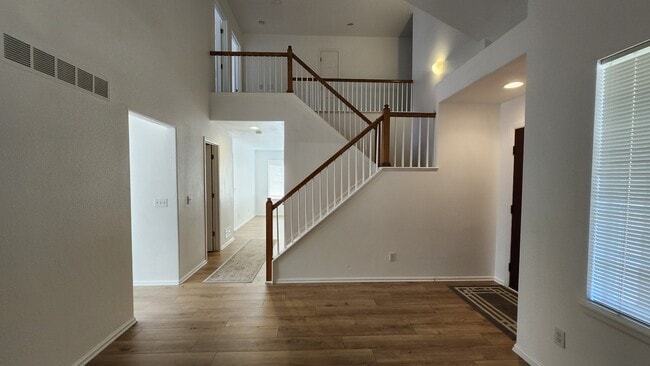 Building Photo - 1405 Mulberry Ln