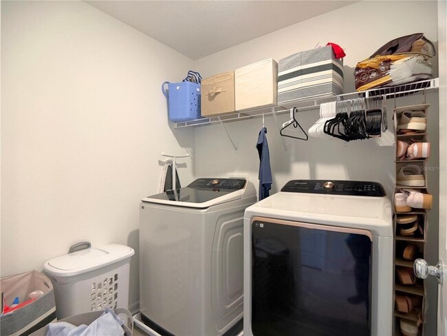 Building Photo - 3656 NE 30th Ter